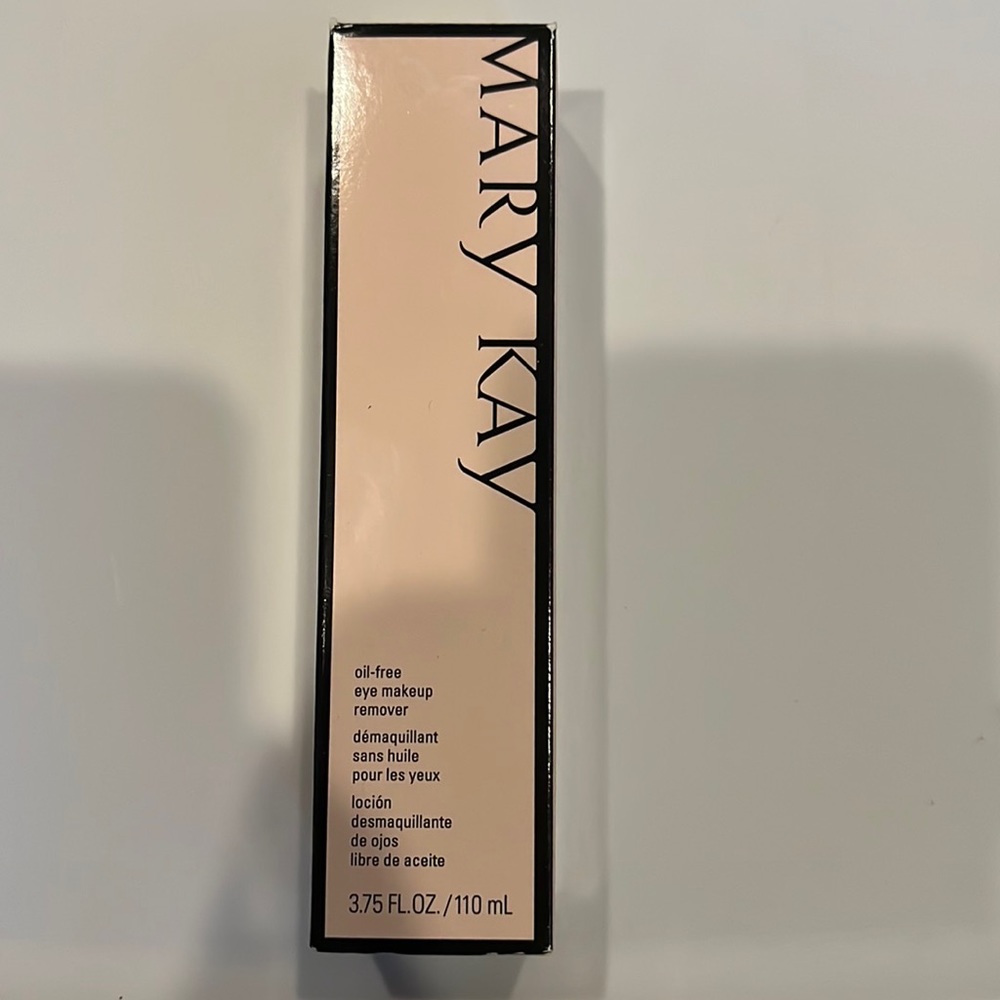 Mary Kay oil free eye make up remover DRY TO OILY SKIN